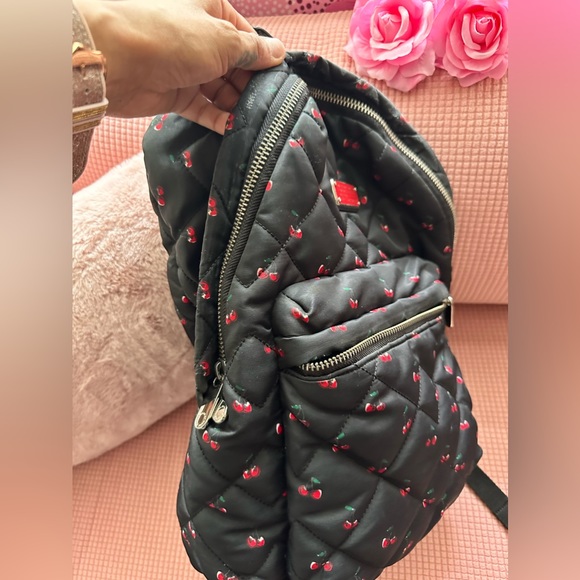 Marc Jacobs - Quilted Cherry Backpack/Book bag - Cherries. Great condition!! - Picture 3 of 13